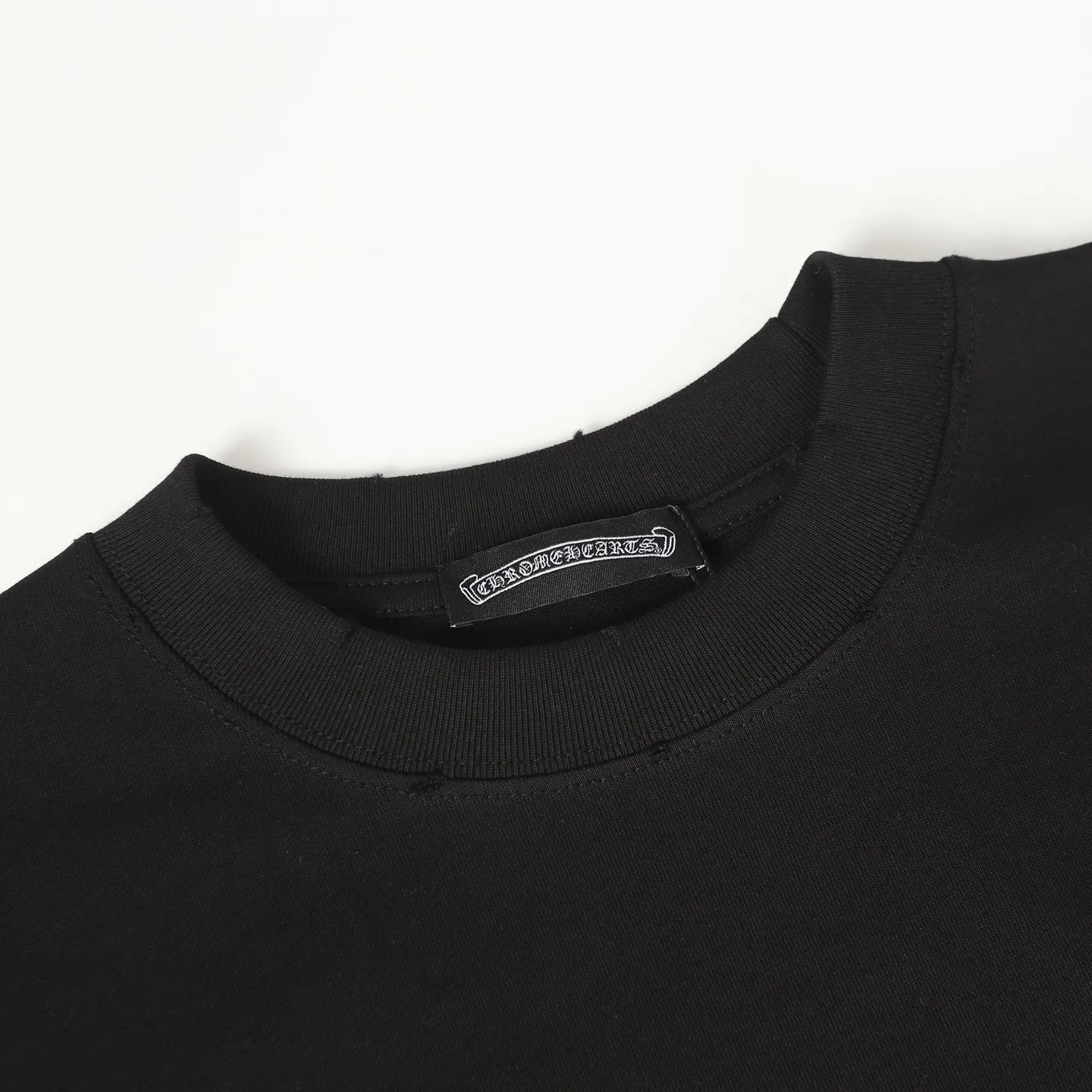 🅿️270 CH/Croxin new frayed printed long sleeves 280g double yarn fabric frayed on four sides Heavy fabric The neckline is made of icy Solona Loose fit Deep, wide and stylish No deformation or shrinkage Color: Black/White Size: XS-L